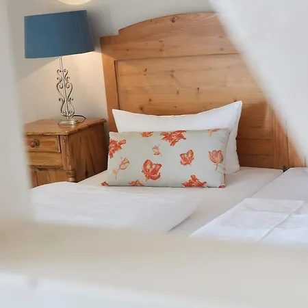 Gaestehaus Warsteiner Welt מלון