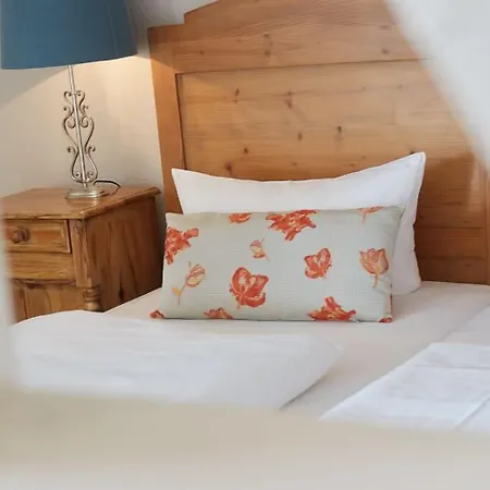 Отель Gaestehaus Warsteiner Welt Варштайн