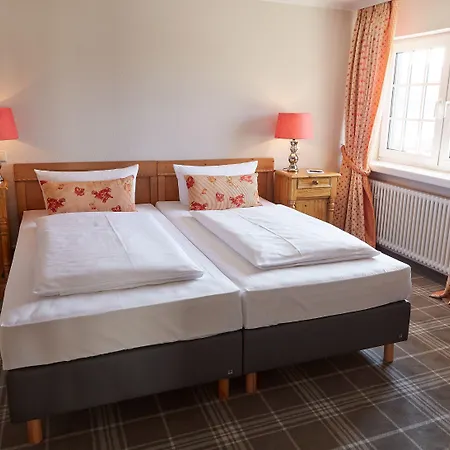 호텔 Gaestehaus Warsteiner Welt 3*